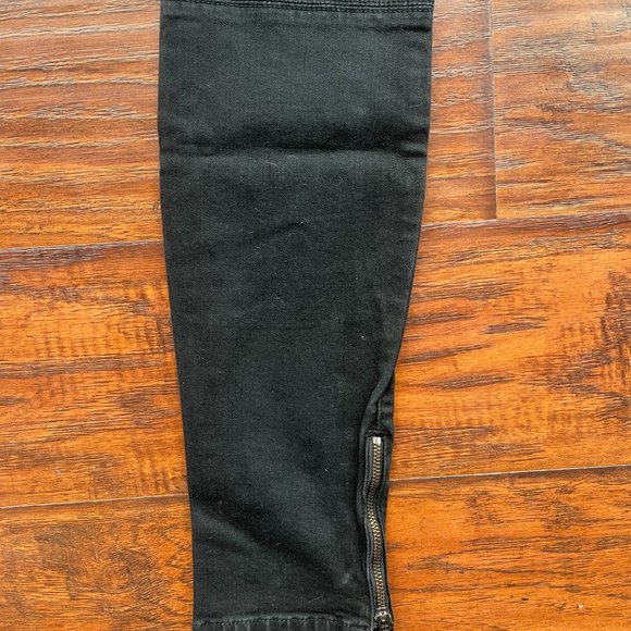 Vince Black Jeans with Zipper Detail - Picture 2 of 9